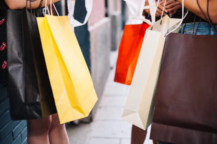 Em meio aos descontos e promoções, é necessário manter a atenção / imagem: divulgação