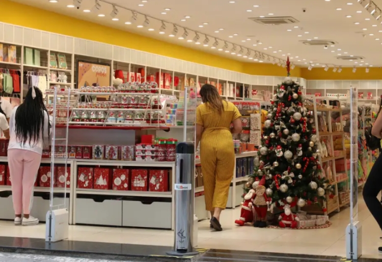 Os números positivos também animam o comércio para as próximas datas / Foto: Ravena Rosa - Agência Brasil