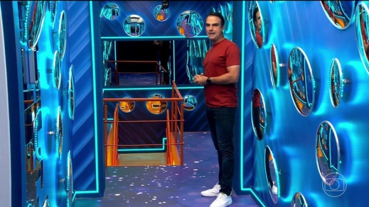 O ‘BBB 25’ tem apresentação de Tadeu Schmidt / imagens: reprodução - X/Twitter