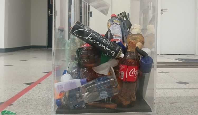 Alguns tipos de isqueiros e até armas de brinquedos não podem ser levados / imagem: divulgação