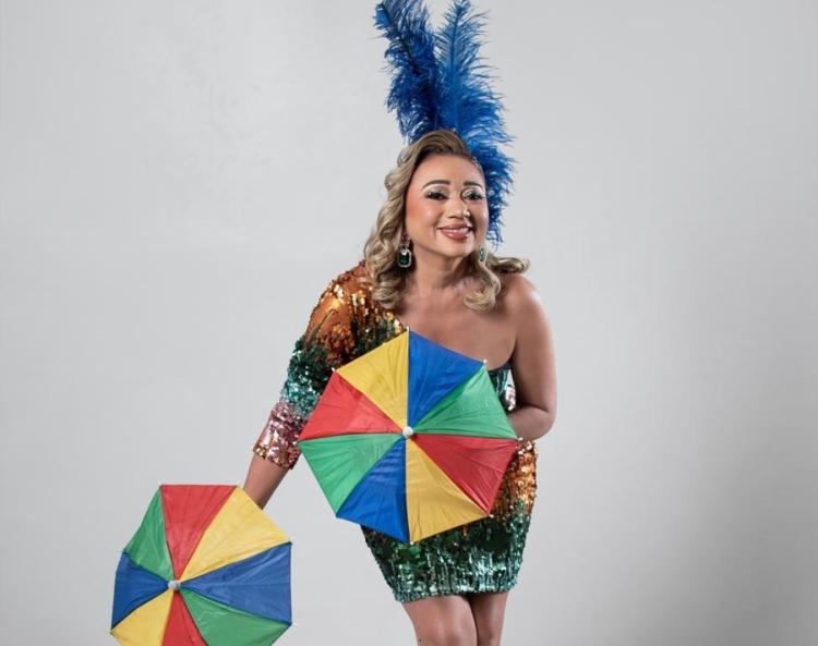 A cantora está em contagem regressiva para mais um ano de folia / imagens: divulgação