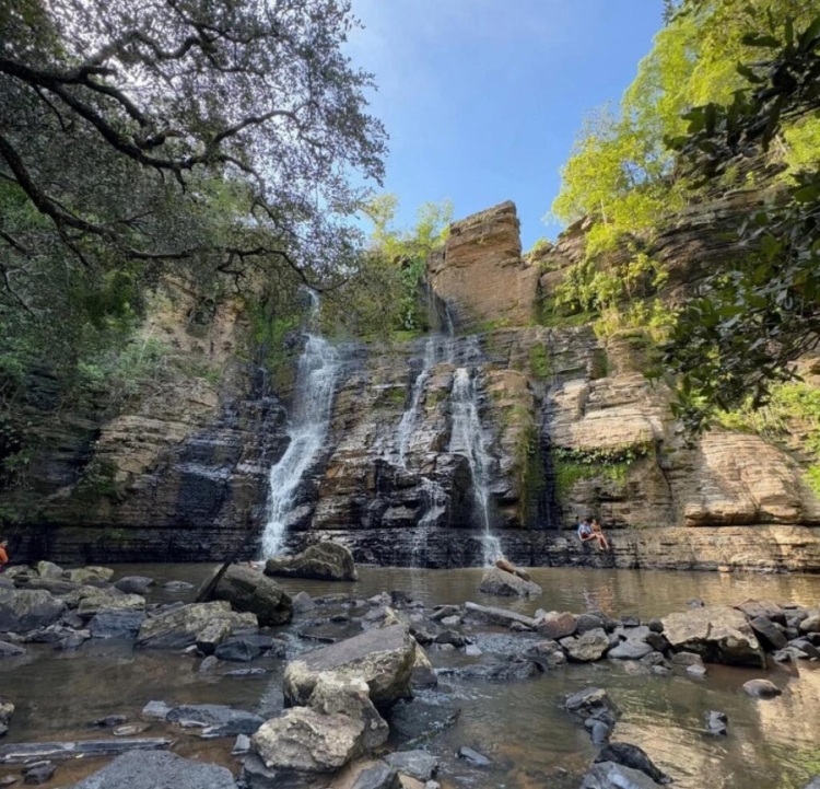 Cachoeira de Santo Antônio, em São Félix do Piauí / imagens: divulgação