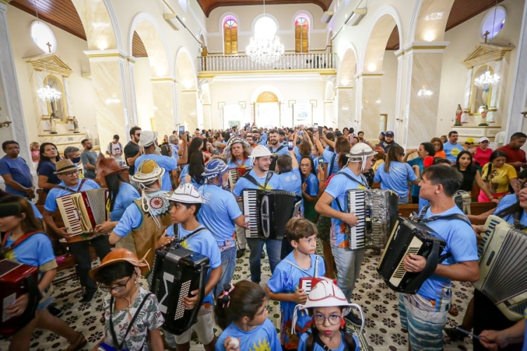 O percurso começa na Igreja Catedral de Nossa Senhora das Dores, na Praça Saraiva / imagens: Lucas Dias