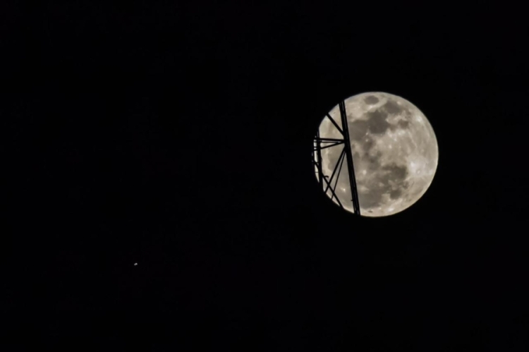 Lua no céu de Teresina / imagem: Pedro Silva